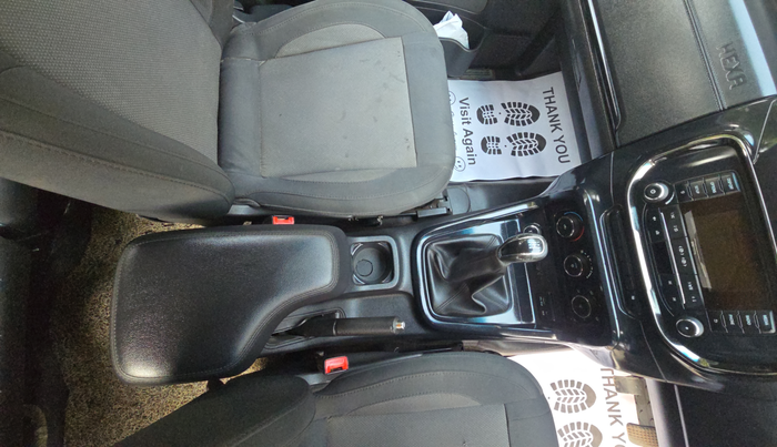 2017 Tata Hexa XE 4X2 7 STR, Diesel, Manual, 94,000 km, Gear Lever