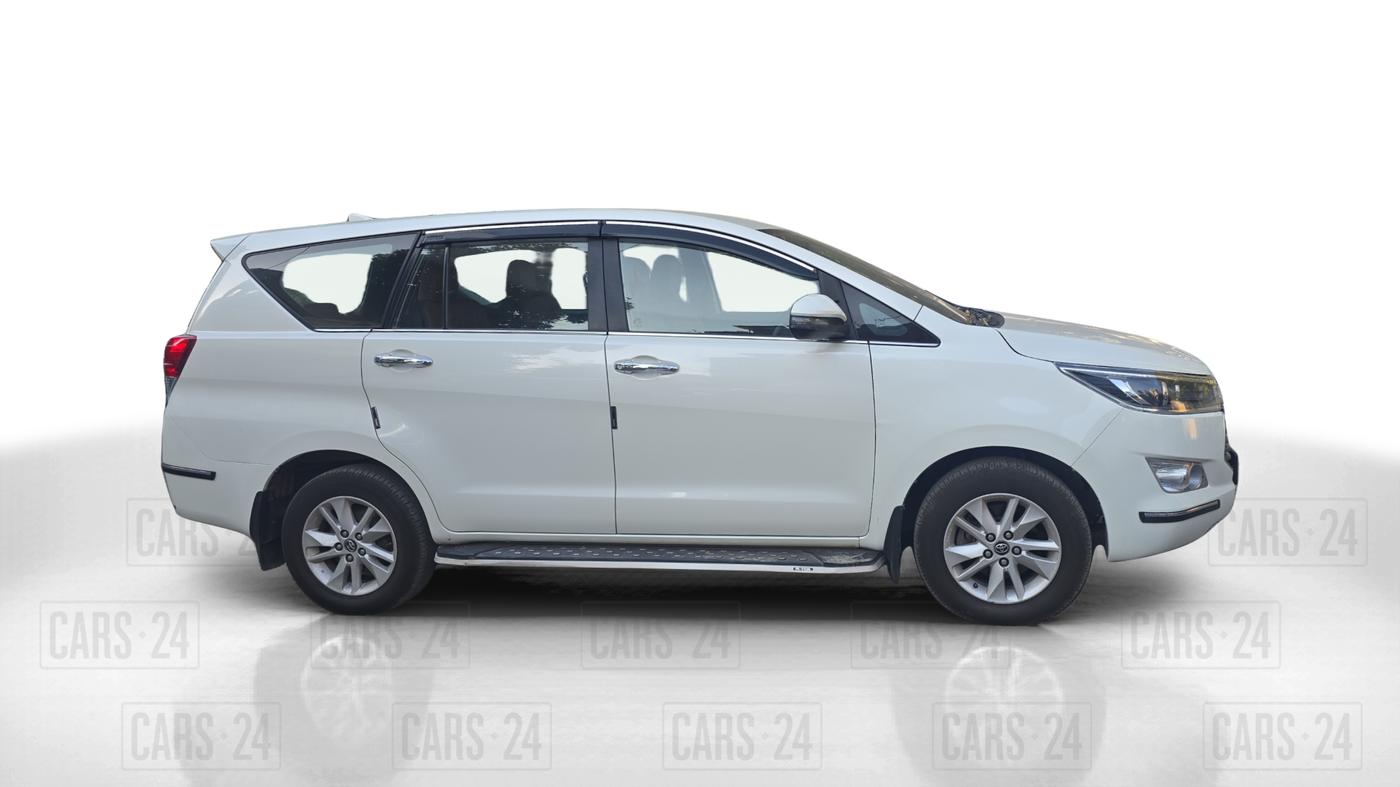 2018 Toyota Innova Crysta 2.4 VX 8 STR, Diesel, Manual, 69,000 km, Right Side View