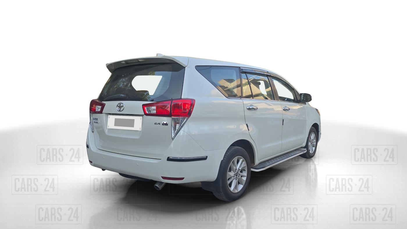 2018 Toyota Innova Crysta 2.4 VX 8 STR, Diesel, Manual, 69,000 km, Right Back Diagonal