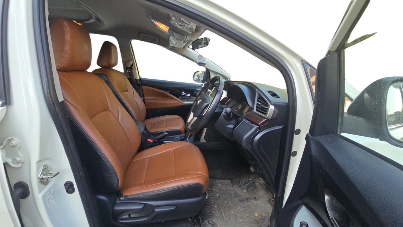 2018 Toyota Innova Crysta 2.4 VX 8 STR, Diesel, Manual, 69,000 km, Right Side Front Door Cabin