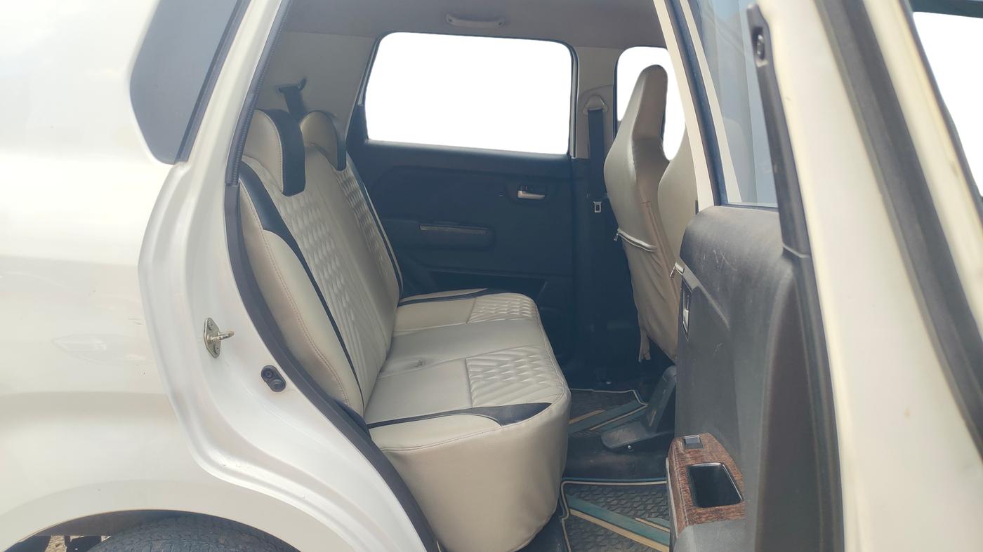 2019 Maruti New Wagon-R VXI 1.0, Petrol, Manual, 35,466 km, Right Side Rear Door Cabin