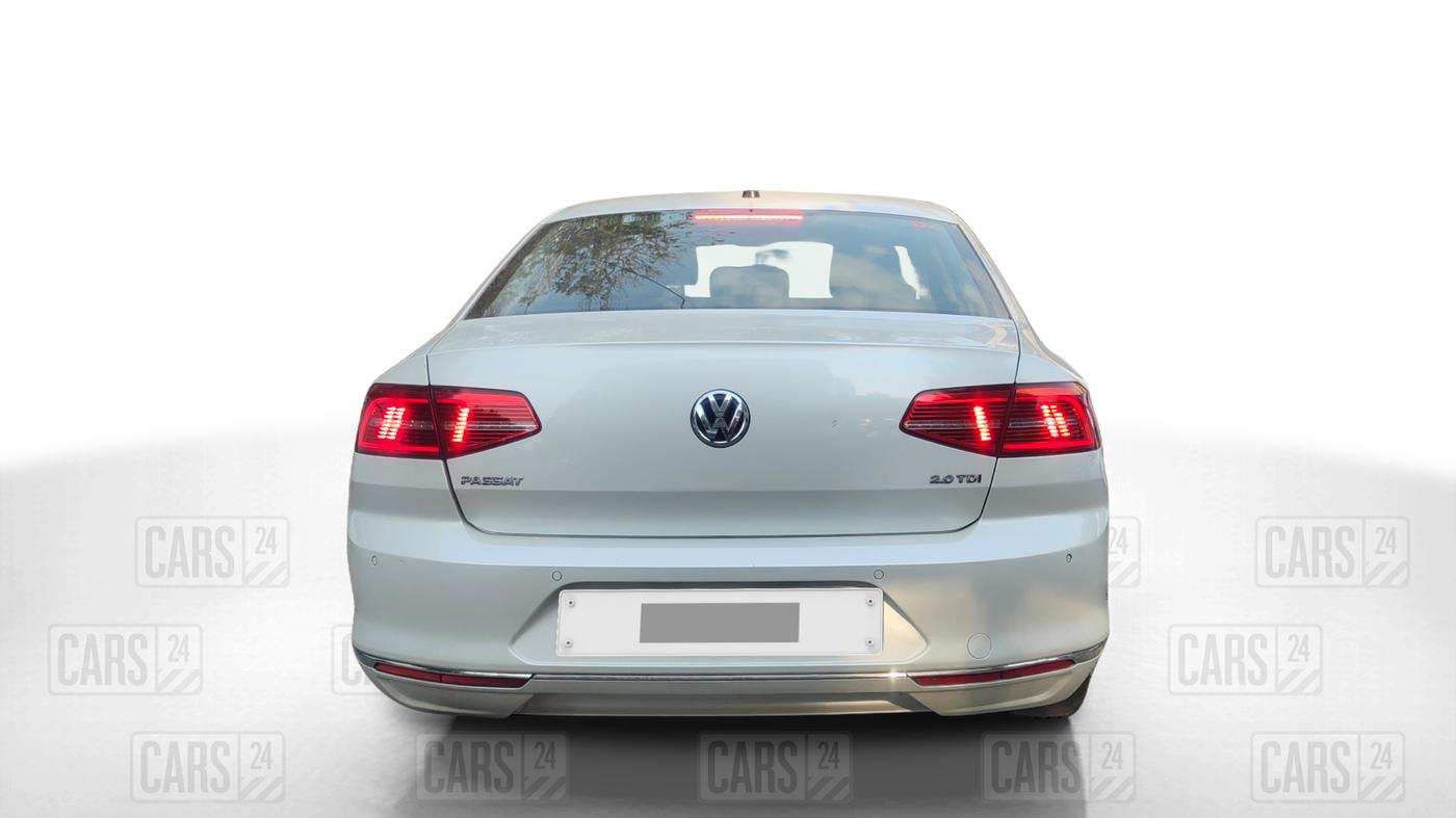 2018 Volkswagen Passat COMFORTLINE DSG, Diesel, Automatic, 1,10,642 km, Back/Rear