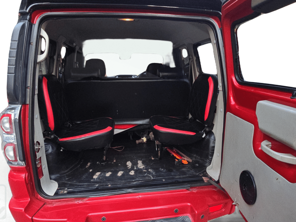 2017 Mahindra Scorpio S10 2WD INTELLI-HYBRID, Diesel, Manual, 1,01,315 km, Boot Inside