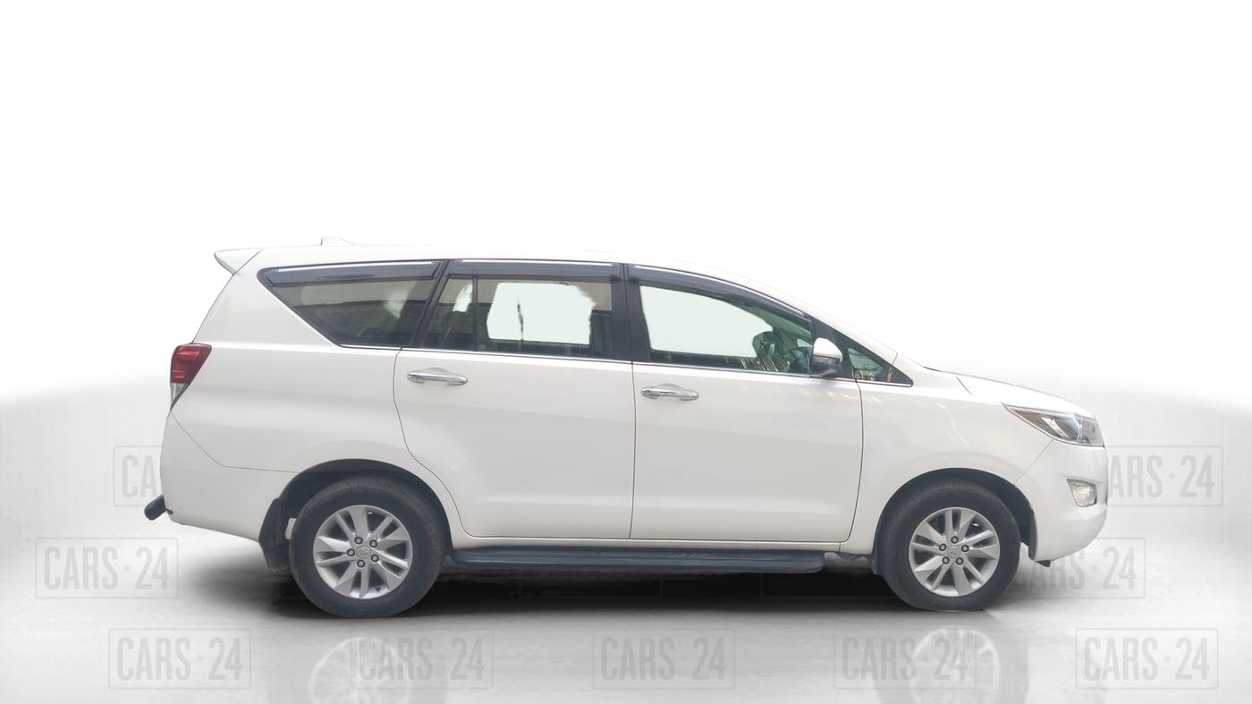 2020 Toyota Innova Crysta 2.4 VX 8 STR, Diesel, Manual, 76,000 km, Right Side View