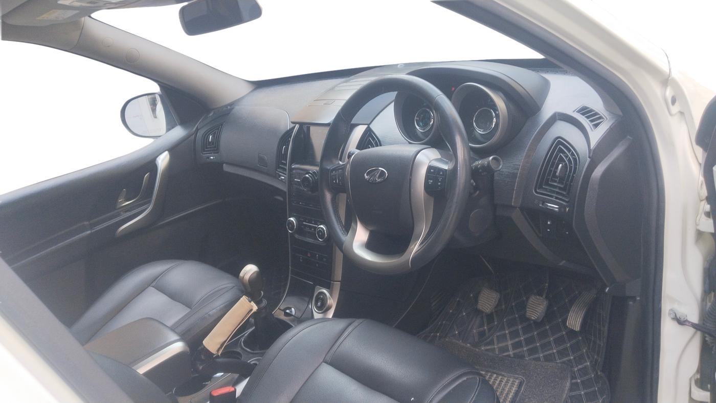 2020 Mahindra XUV500 W9, Diesel, Manual, 67,763 km, Dashboard