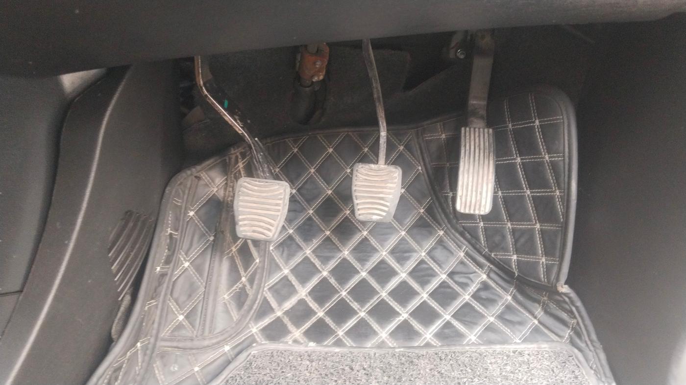 2020 Mahindra XUV500 W9, Diesel, Manual, 67,763 km, Open Bonnet