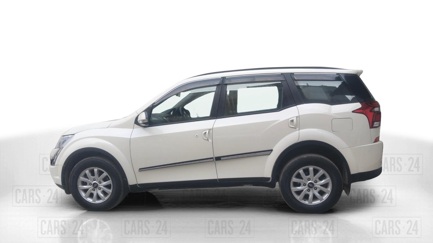 2020 Mahindra XUV500 W9, Diesel, Manual, 67,763 km, Left Side