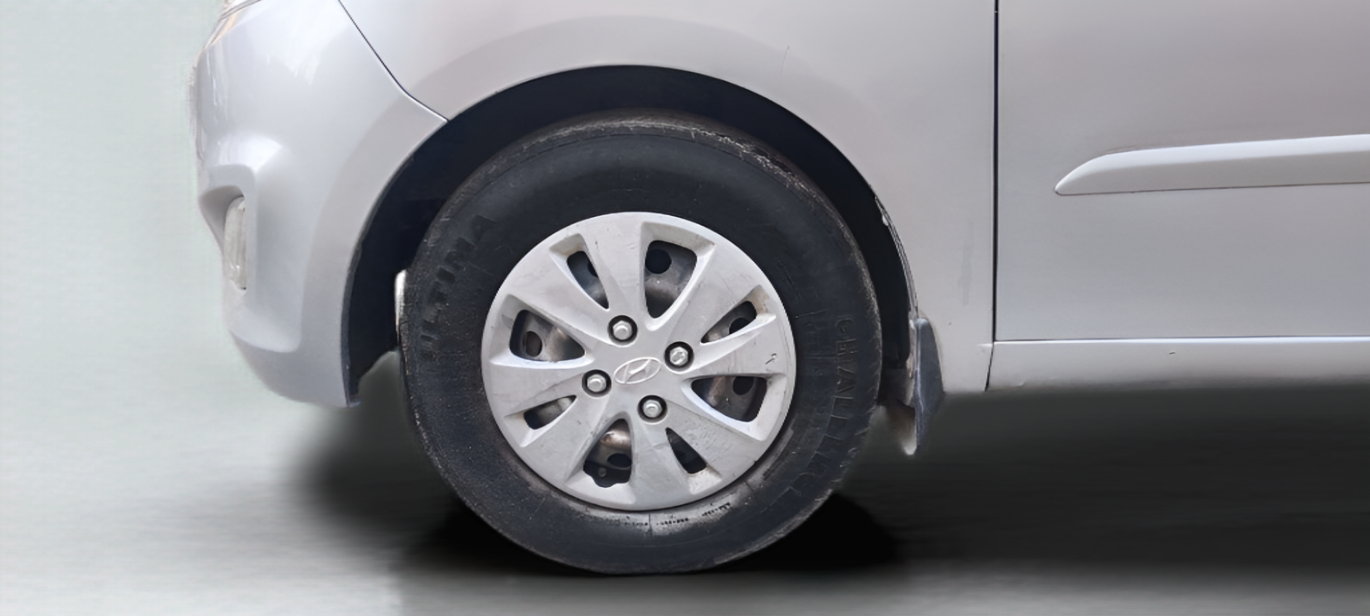 2013 Hyundai i10 SPORTZ 1.2, Petrol, Manual, 65,414 km, Left Front Wheel