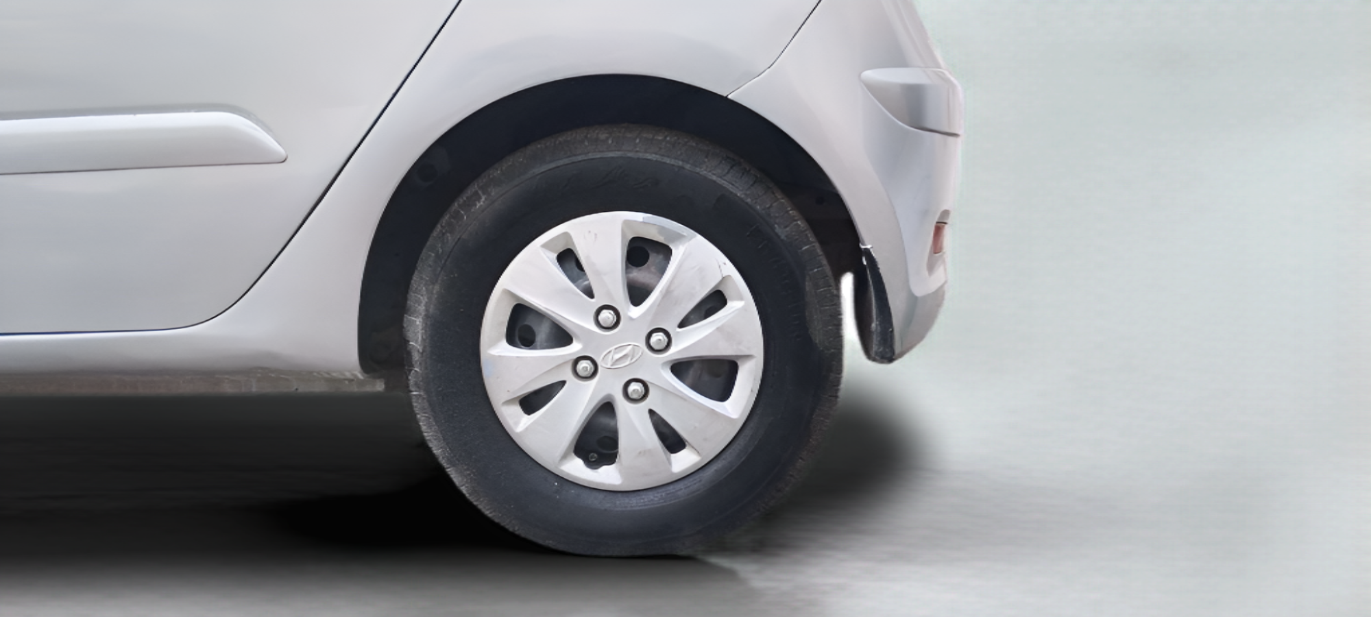 2013 Hyundai i10 SPORTZ 1.2, Petrol, Manual, 65,414 km, Left Rear Wheel