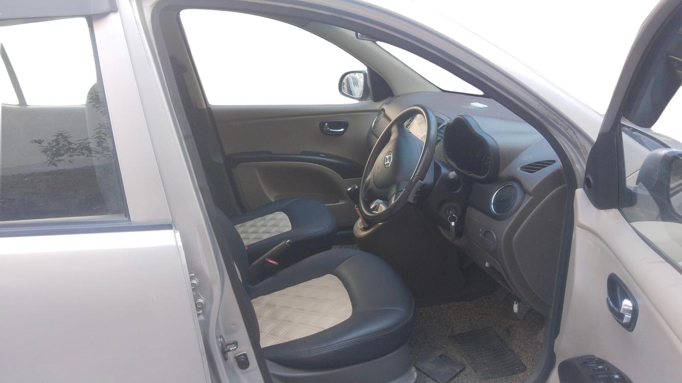 2013 Hyundai i10 SPORTZ 1.2, Petrol, Manual, 65,414 km, Right Side Front Door Cabin