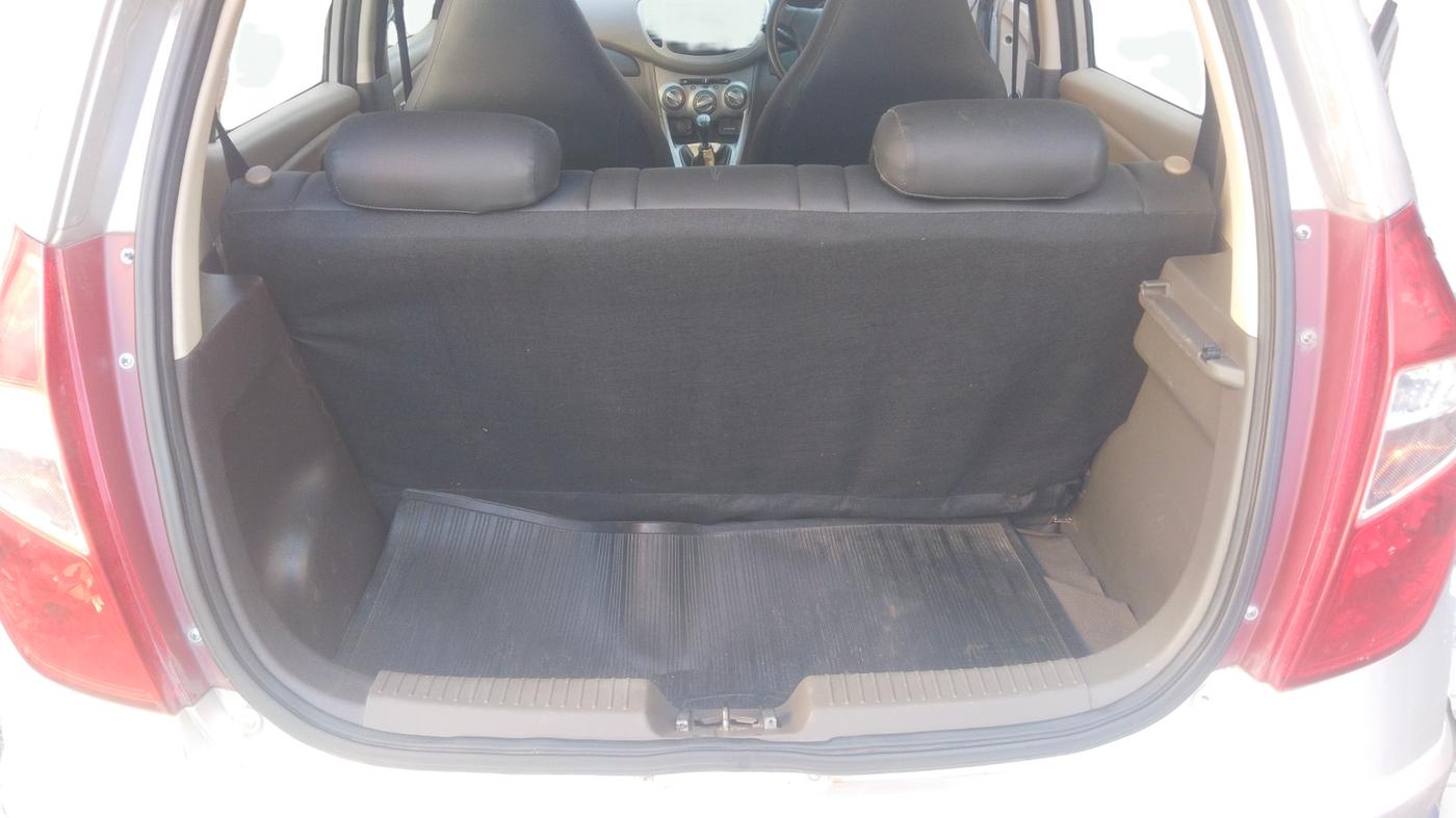 2013 Hyundai i10 SPORTZ 1.2, Petrol, Manual, 65,414 km, Boot Inside