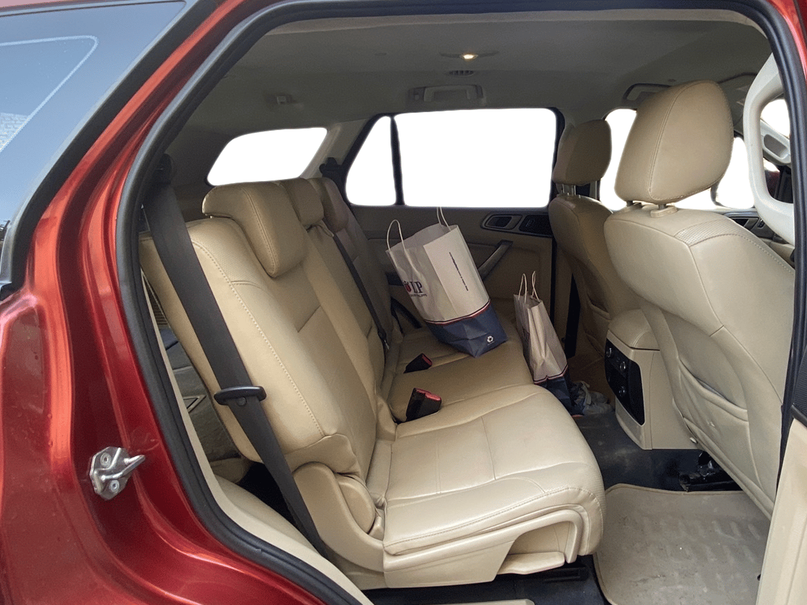 2016 Ford Endeavour TREND 3.2 4X4 AT, Diesel, Automatic, 85,619 km, Right Side Rear Door Cabin