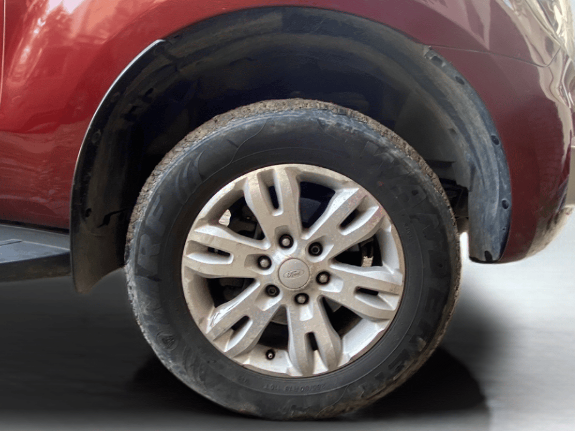 2016 Ford Endeavour TREND 3.2 4X4 AT, Diesel, Automatic, 85,619 km, Right Front Wheel