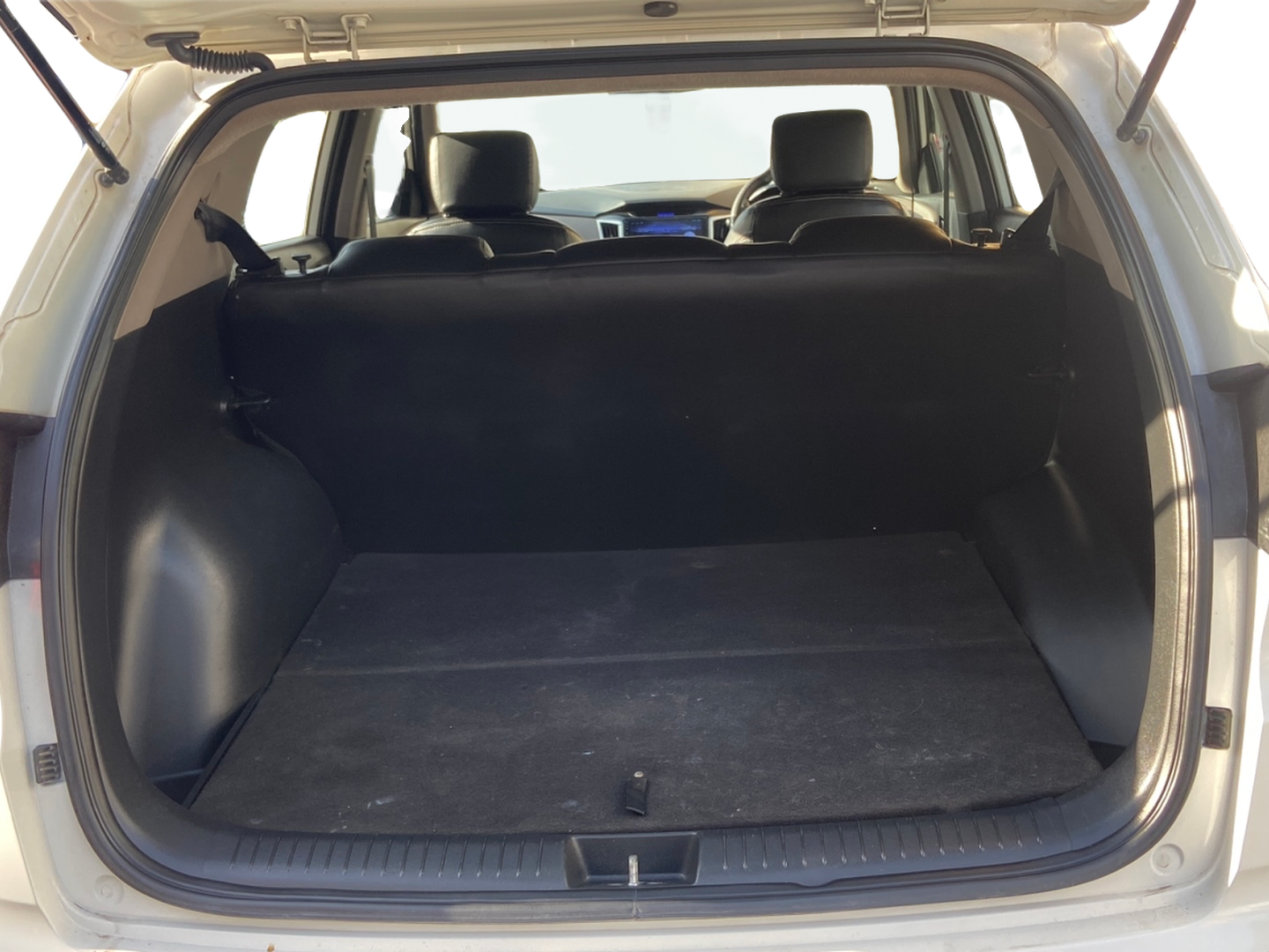 2018 Hyundai Creta E PLUS 1.4 DIESEL, Diesel, Manual, 68,848 km, Boot Inside