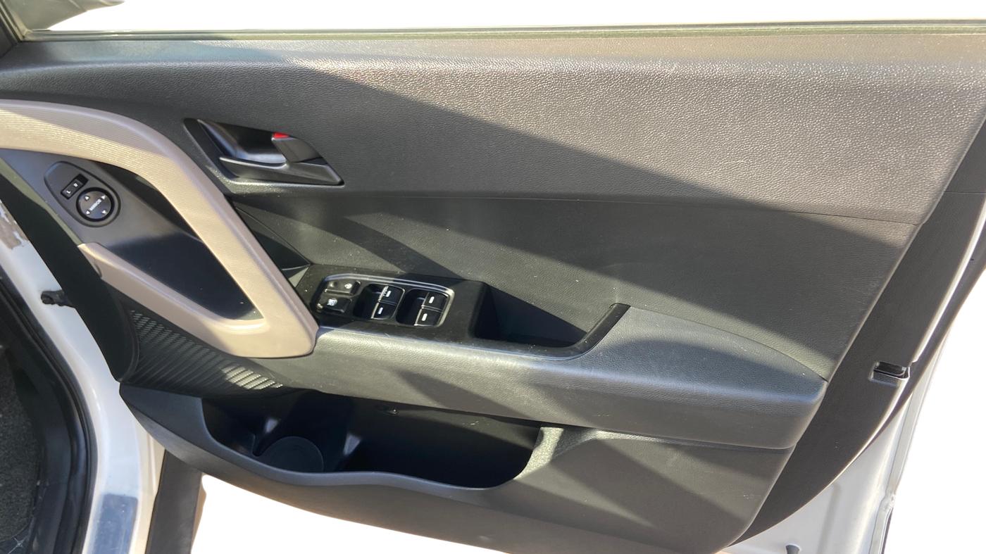 2018 Hyundai Creta E PLUS 1.4 DIESEL, Diesel, Manual, 68,848 km, Driver Side Door Panel Controls