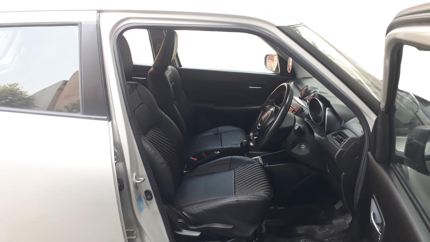 2019 Maruti Swift VXI, Petrol, Manual, 57,354 km, Right Side Front Door Cabin