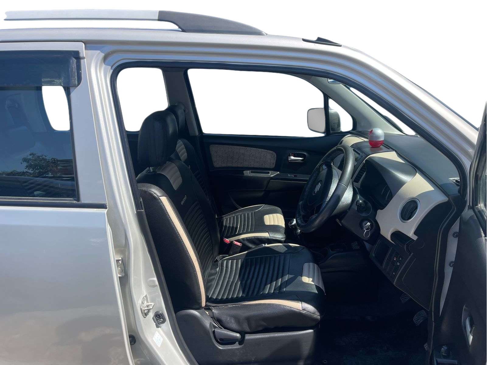 2018 Maruti Wagon R 1.0 VXI, Petrol, Manual, 52,000 km, Right Side Front Door Cabin