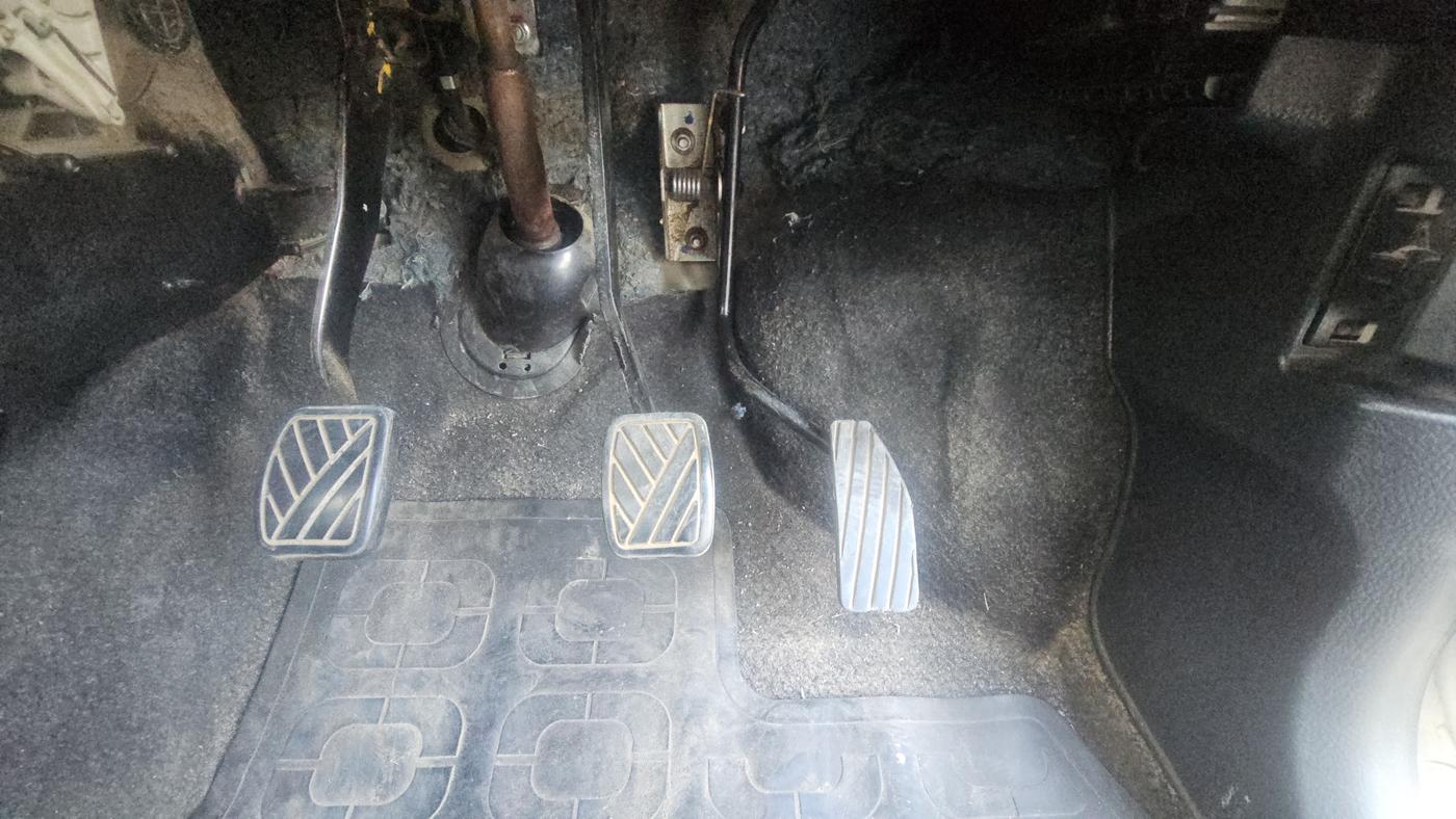 2018 Maruti Wagon R 1.0 VXI, Petrol, Manual, 52,000 km, Pedals