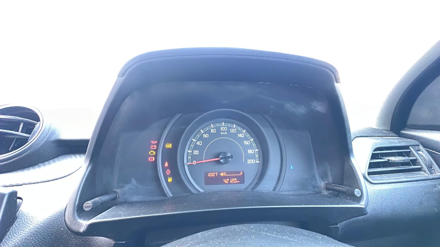 2018 Maruti Swift LXI, Petrol, Manual, 42,000 km, Odometer Image