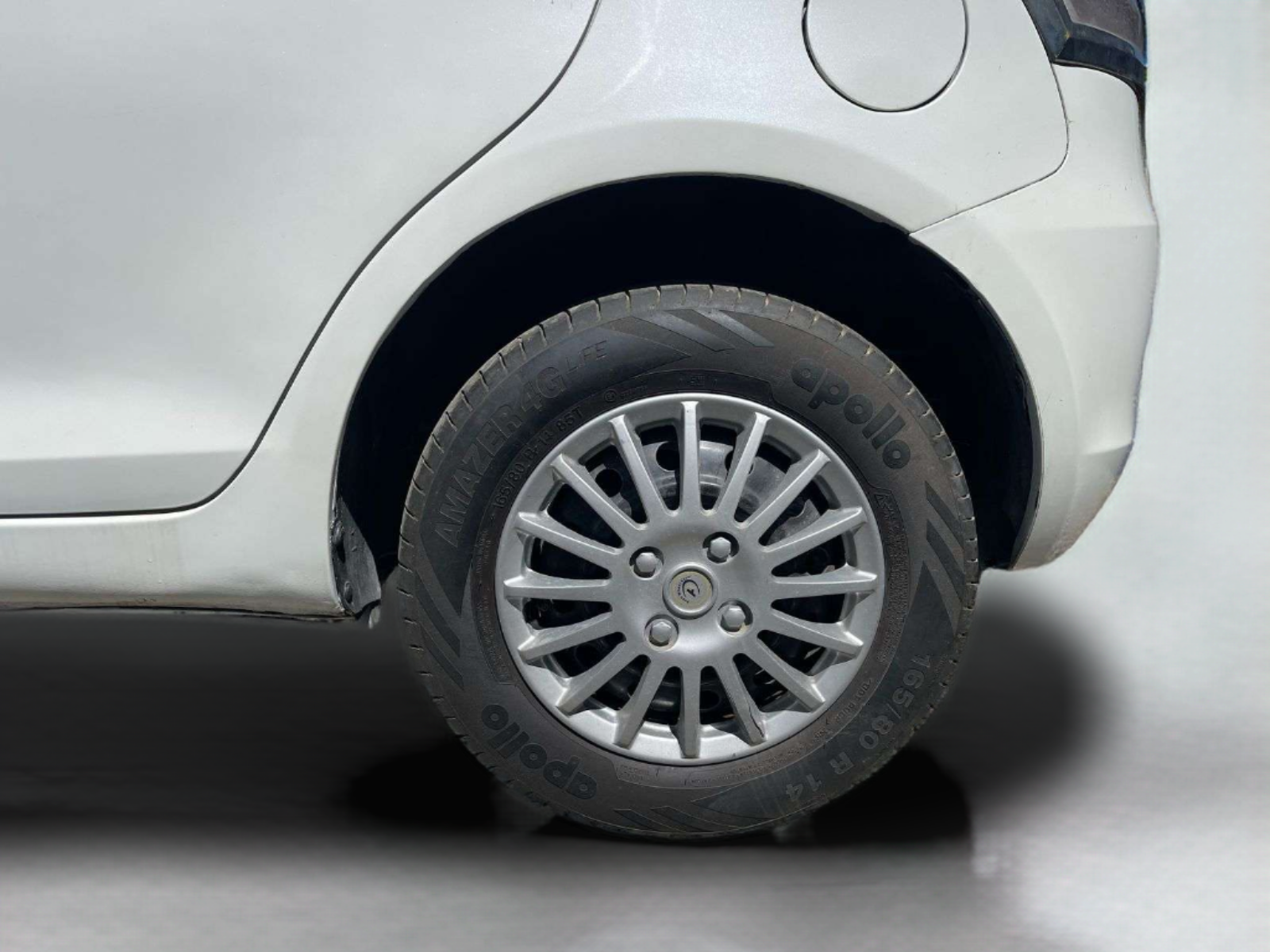 2014 Maruti Swift VXI, Petrol, Manual, 57,576 km, Left Rear Wheel