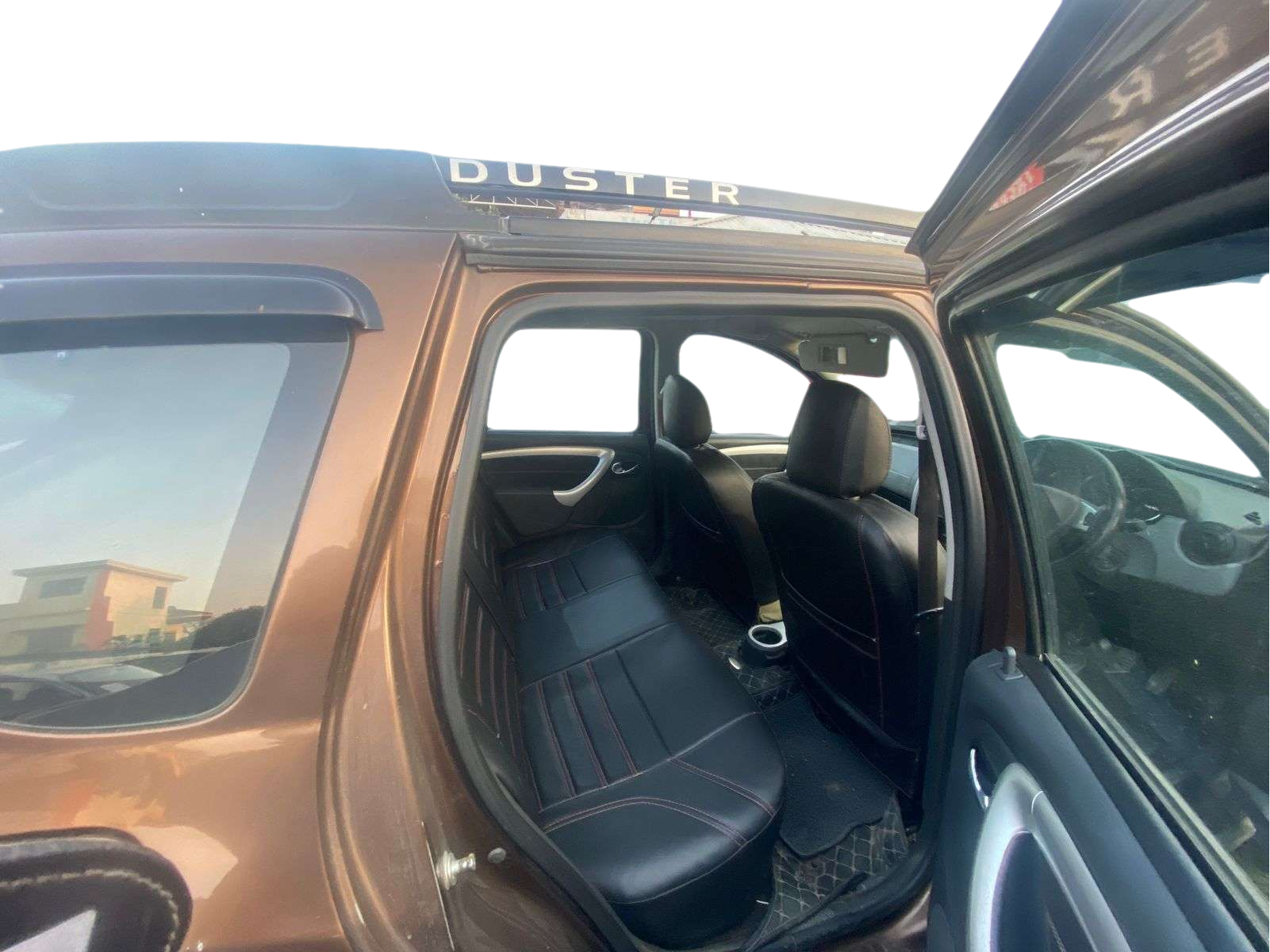 2015 Renault Duster 110 PS RXZ 4X4 MT DIESEL, Diesel, Manual, 74,640 km, Right Side Rear Door Cabin