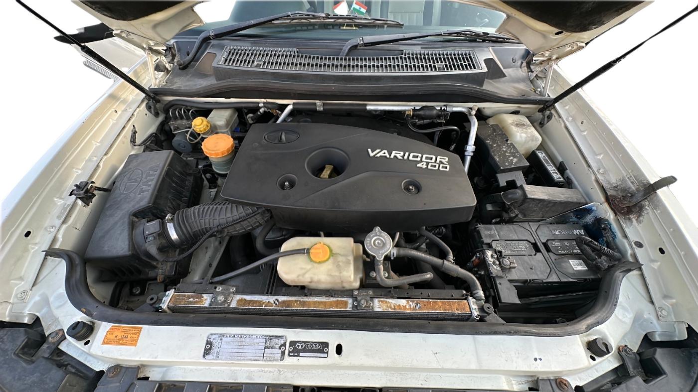 2018 Tata Safari Storme 2.2 VX 4X2, Diesel, Manual, 85,000 km, Open Bonnet