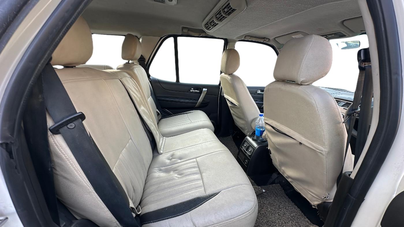 2018 Tata Safari Storme 2.2 VX 4X2, Diesel, Manual, 85,000 km, Right Side Rear Door Cabin