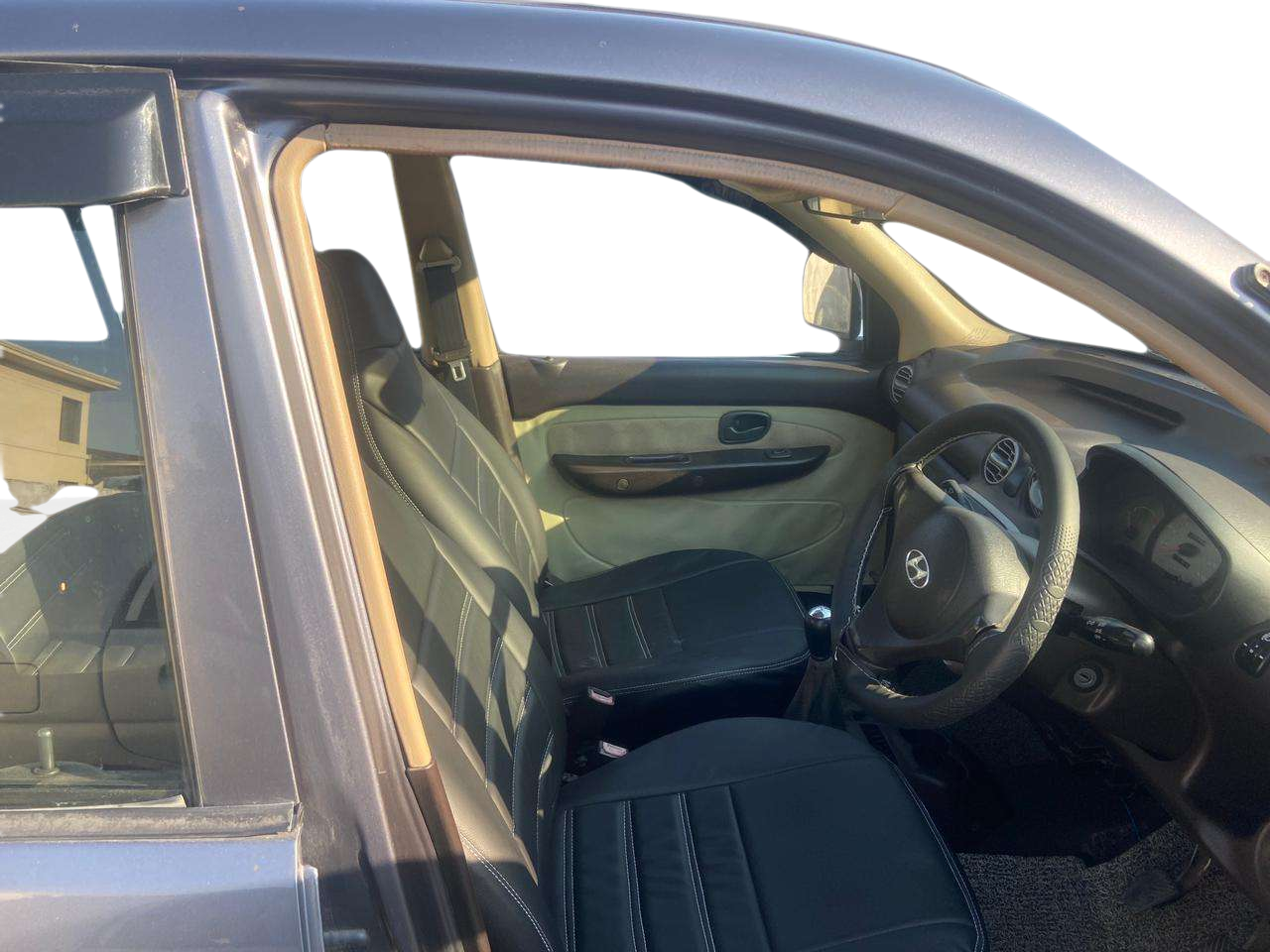 2011 Hyundai Santro Xing GL, Petrol, Manual, 77,000 km, Right Side Front Door Cabin