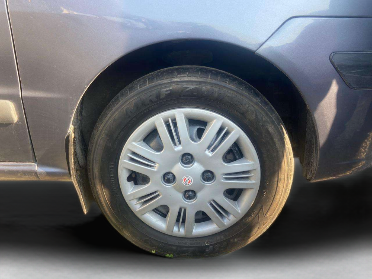 2011 Hyundai Santro Xing GL, Petrol, Manual, 77,000 km, Right Front Wheel