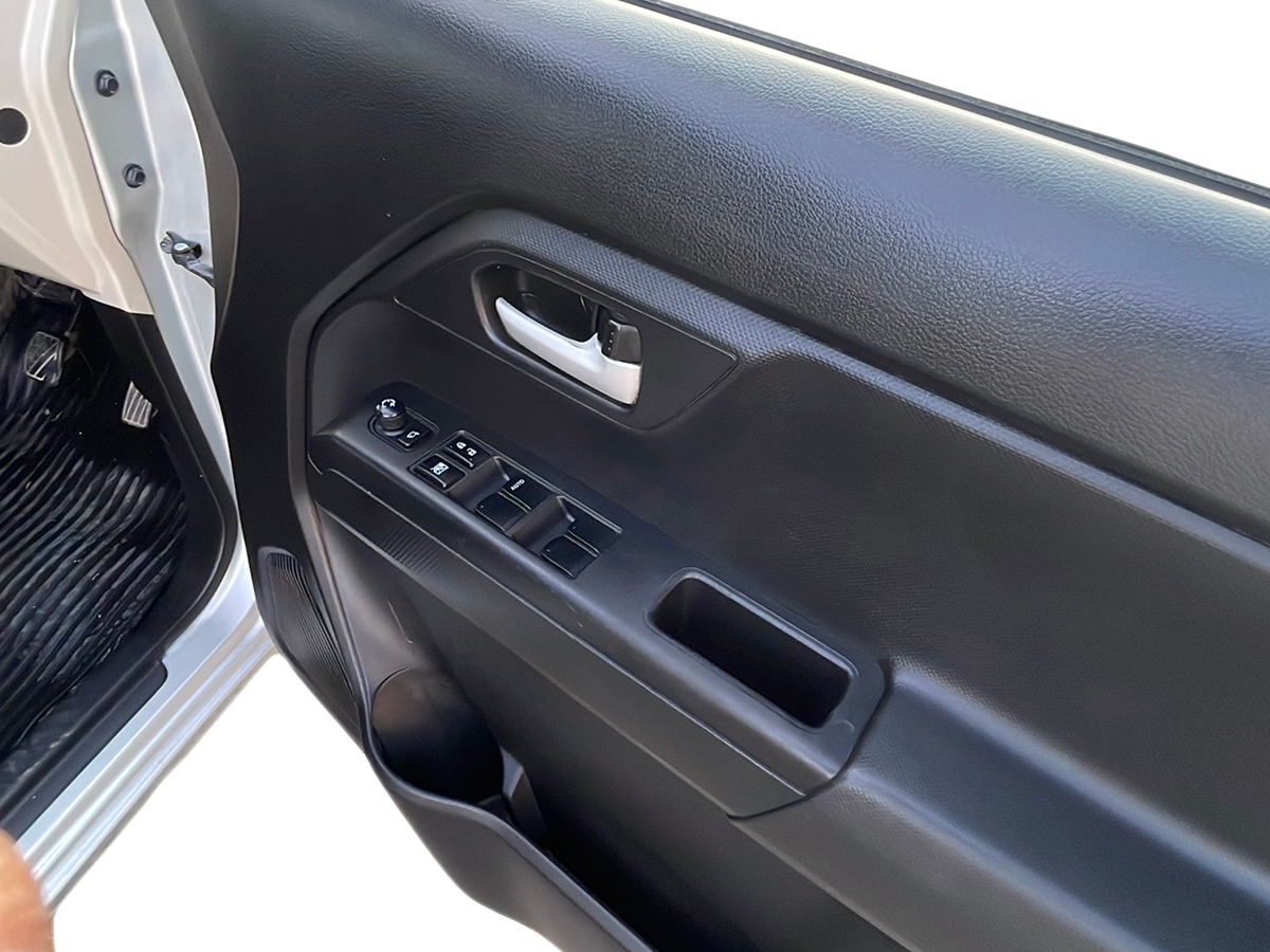 2020 Maruti New Wagon-R VXI 1.0, Petrol, Manual, 76,000 km, Driver Side Door Panel Controls