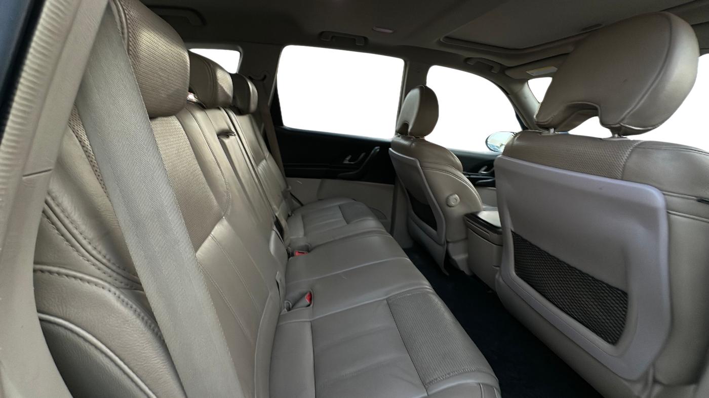 2016 Mahindra XUV500 W10 AT, Diesel, Automatic, 78,000 km, Right Side Rear Door Cabin