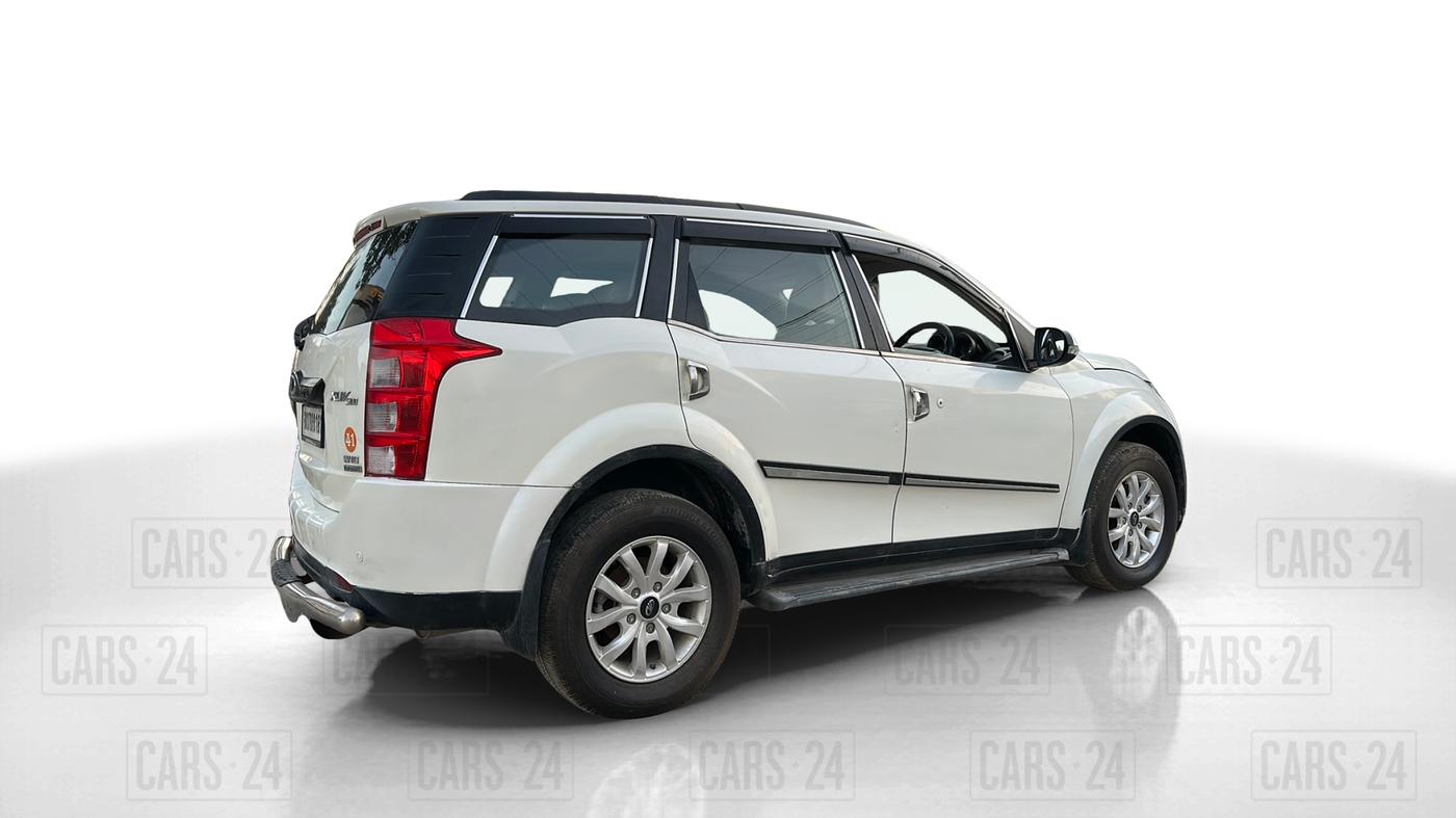 2016 Mahindra XUV500 W10 AT, Diesel, Automatic, 78,000 km, Right Back Diagonal