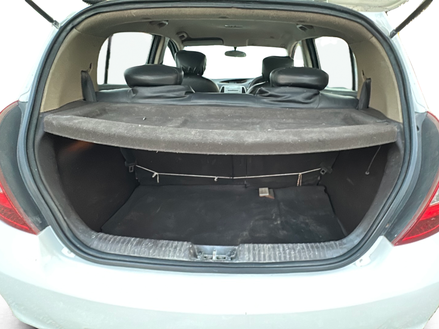 2011 Hyundai i20 SPORTZ 1.2, Petrol, Manual, 70,000 km, Boot Inside