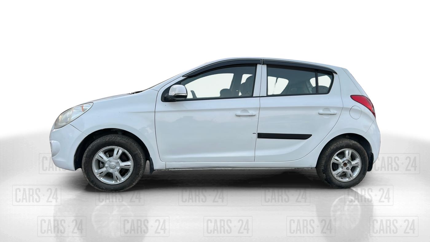 2011 Hyundai i20 SPORTZ 1.2, Petrol, Manual, 70,000 km, Left Side