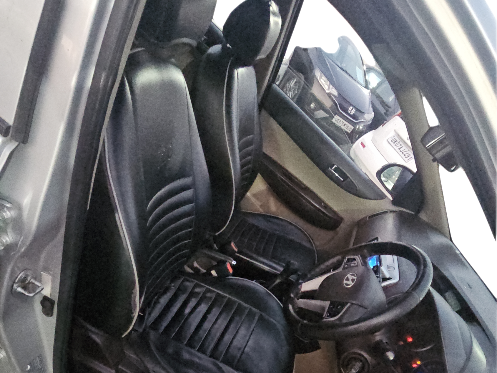 2011 Hyundai i20 SPORTZ (O) 1.2, Petrol, Manual, 64,500 km, Right Side Front Door Cabin