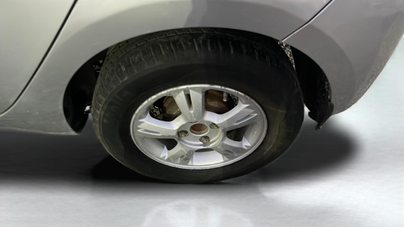 2011 Hyundai i20 SPORTZ (O) 1.2, Petrol, Manual, 64,500 km, Left Front Wheel