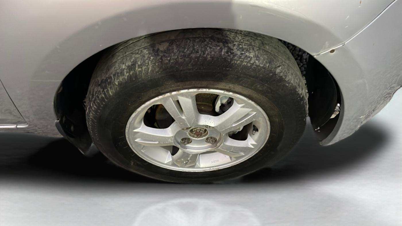 2011 Hyundai i20 SPORTZ (O) 1.2, Petrol, Manual, 64,500 km, Right Front Wheel