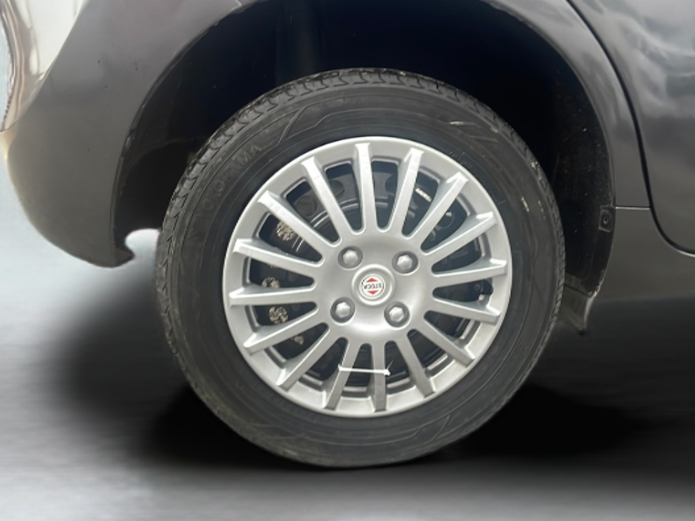 2017 Maruti Baleno DELTA PETROL 1.2, Petrol, Manual, 52,956 km, Right Rear Wheel