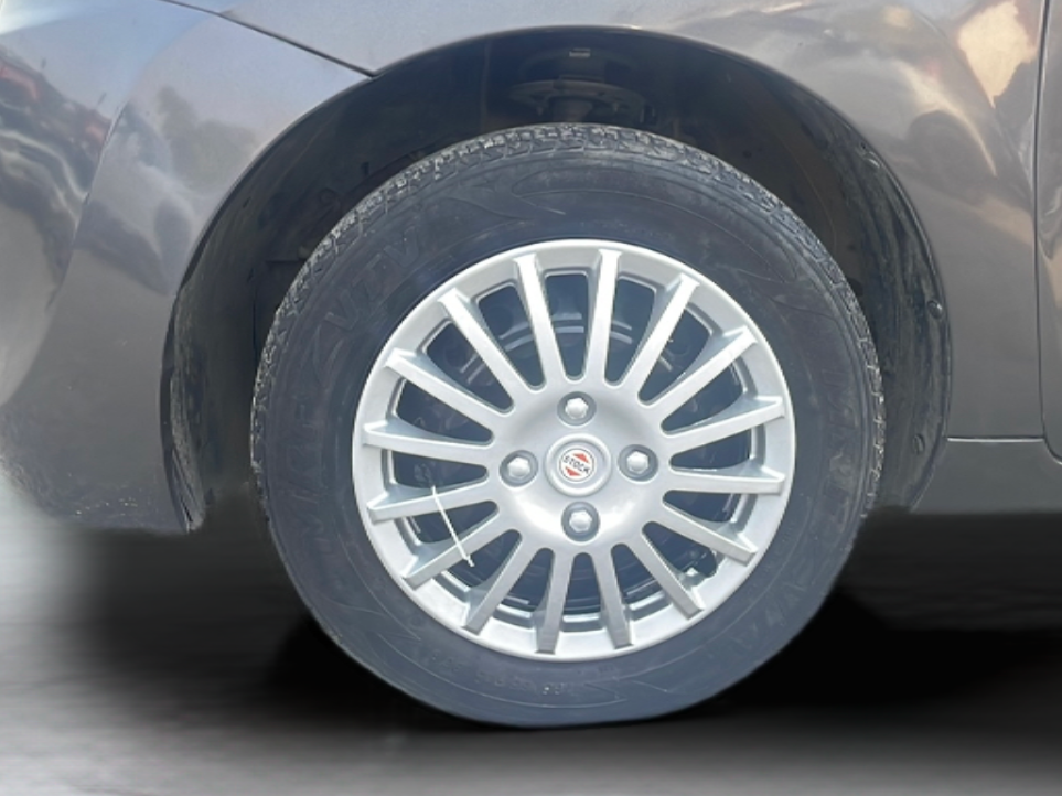2017 Maruti Baleno DELTA PETROL 1.2, Petrol, Manual, 52,956 km, Left Front Wheel