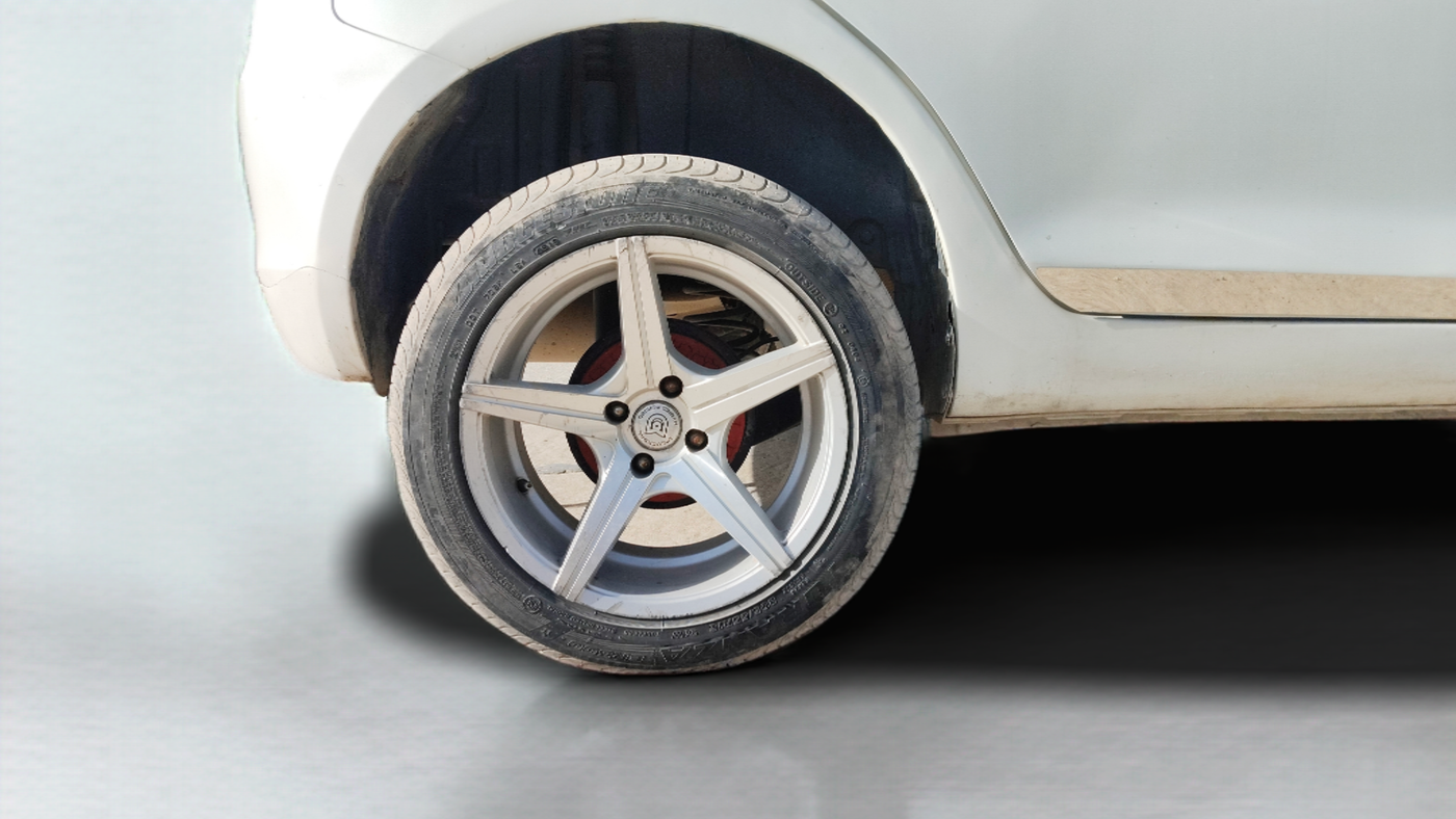 2014 Maruti Swift VDI, Diesel, Manual, 95,750 km, Right Rear Wheel