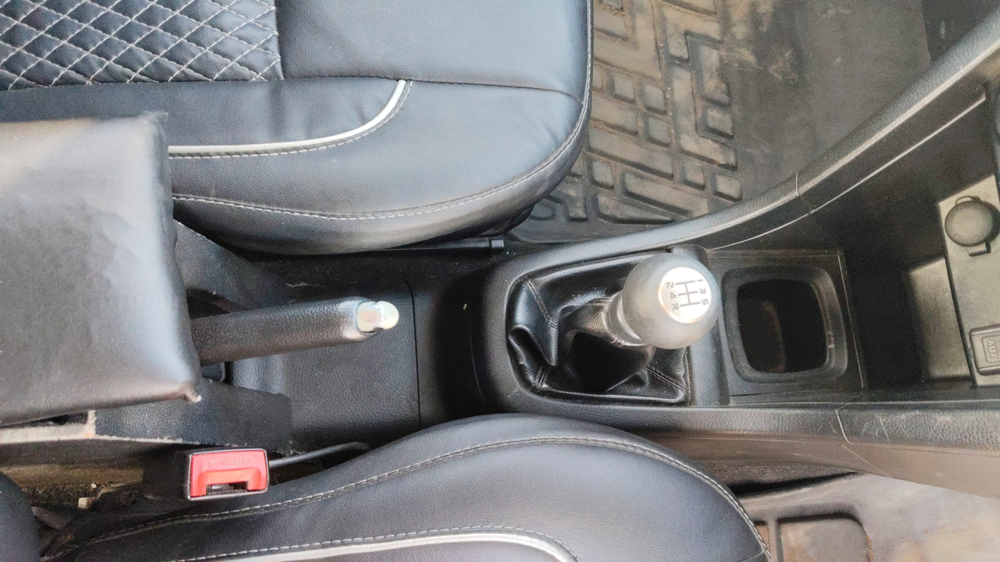 2014 Maruti Swift VDI, Diesel, Manual, 95,750 km, Gear Lever