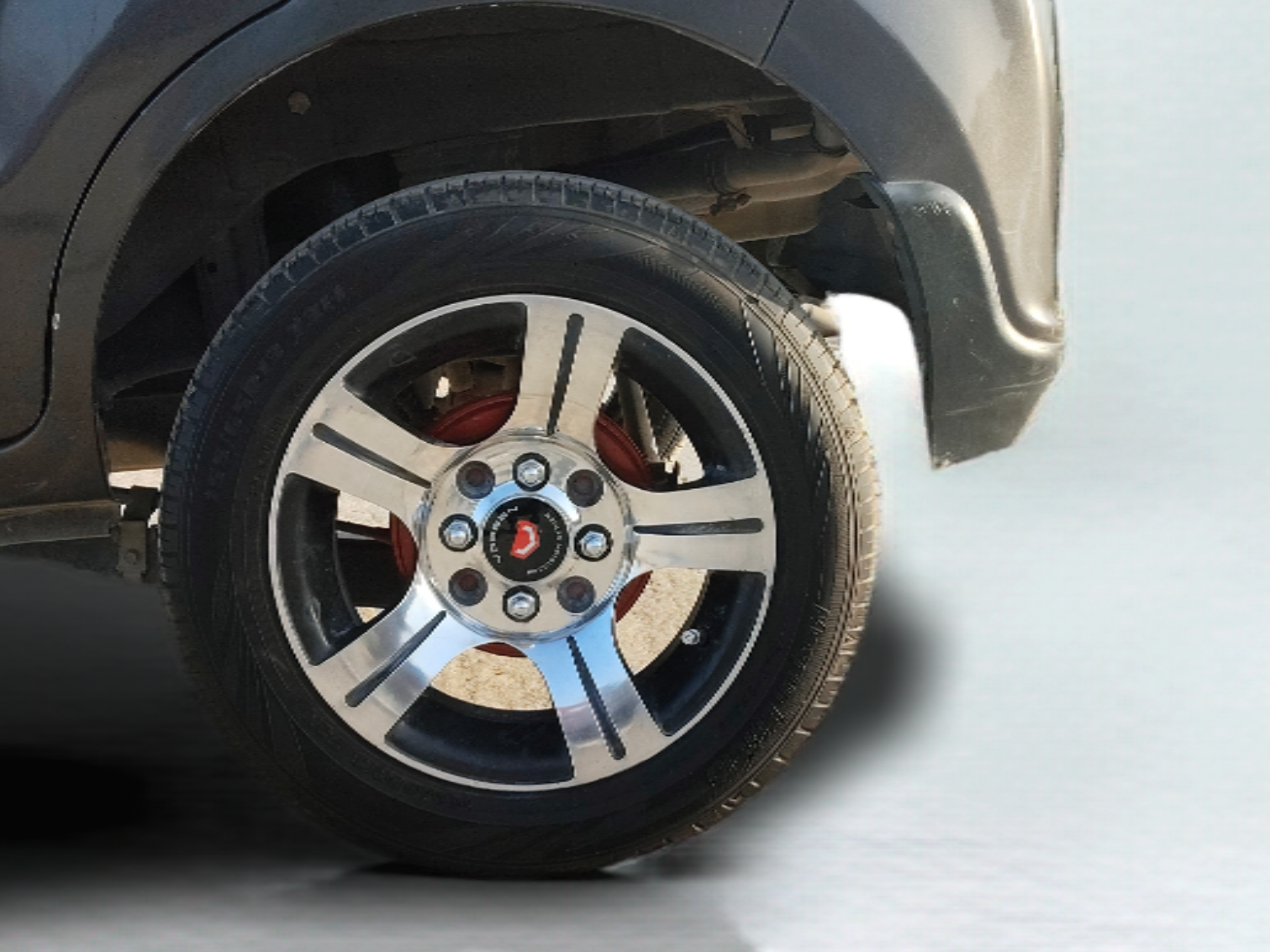 2016 Maruti Alto K10 VXI, Petrol, Manual, 42,970 km, Left Rear Wheel