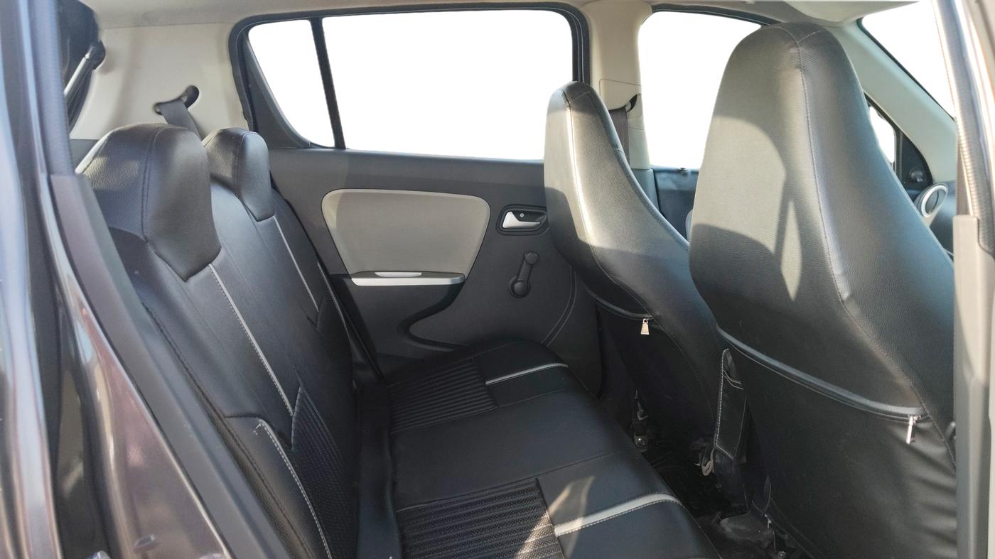 2016 Maruti Alto K10 VXI, Petrol, Manual, 42,970 km, Right Side Rear Door Cabin