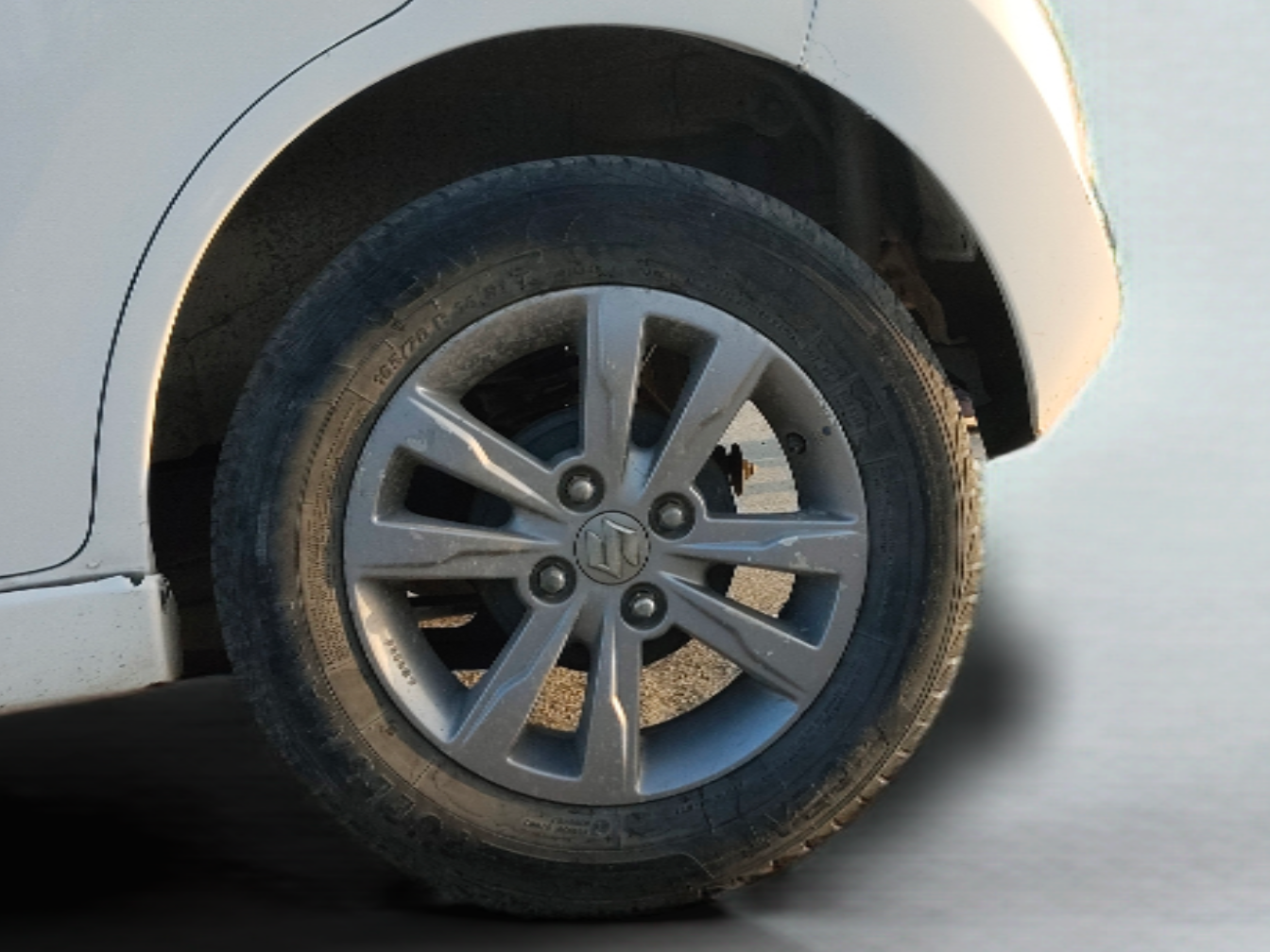 2013 Maruti Wagon R Stingray VXI, Petrol, Manual, 70,550 km, Left Rear Wheel