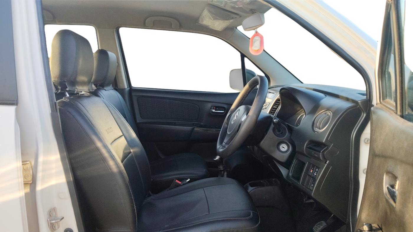 2013 Maruti Wagon R Stingray VXI, Petrol, Manual, 70,550 km, Right Side Front Door Cabin
