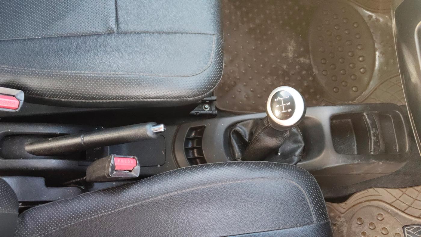 2013 Maruti Wagon R Stingray VXI, Petrol, Manual, 70,550 km, Gear Lever