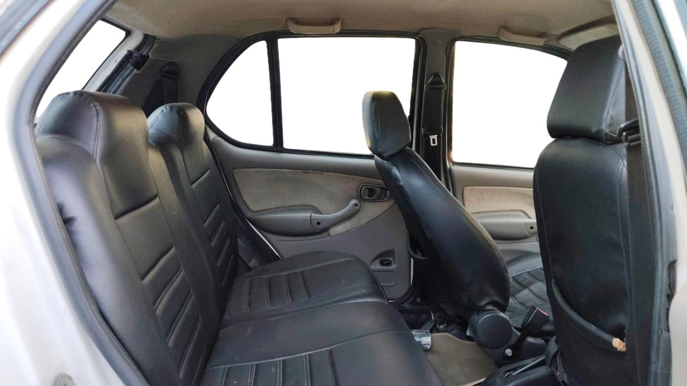2013 Tata Indica V2 LX DIESEL, Diesel, Manual, 1,08,340 km, Right Side Rear Door Cabin