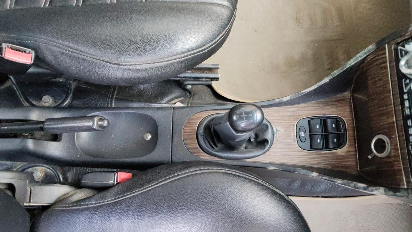 2013 Tata Indica V2 LX DIESEL, Diesel, Manual, 1,08,340 km, Gear Lever
