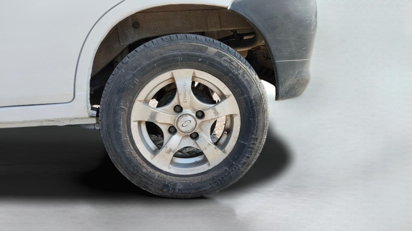 2005 Maruti Alto LX, Petrol, Manual, 1,01,664 km, Left Rear Wheel