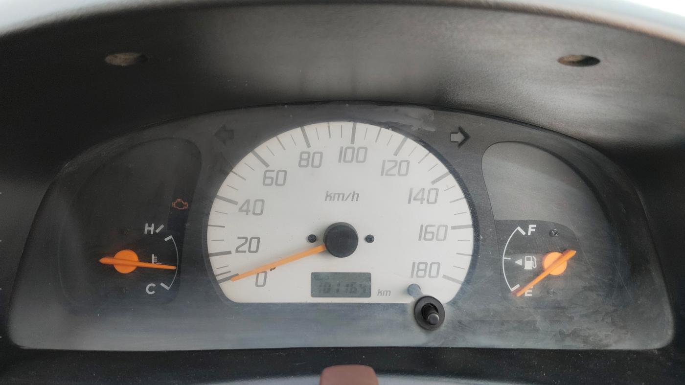 2005 Maruti Alto LX, Petrol, Manual, 1,01,664 km, Odometer Image